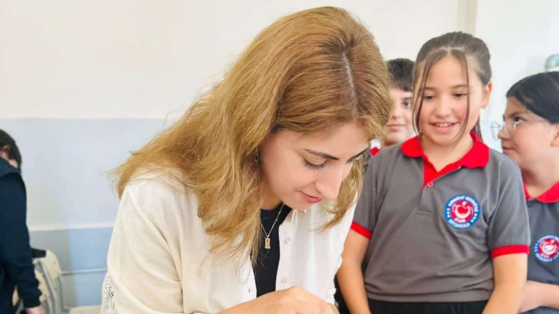 Okulumuz Rehberlik Servisi Tarafından 5. Sınıflarla Tanışma Etkinlikleri Düzenlendi.